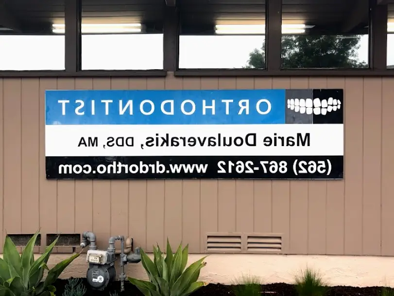 Lakewood Doulaverakis Marie DDS MA - Orthodontist