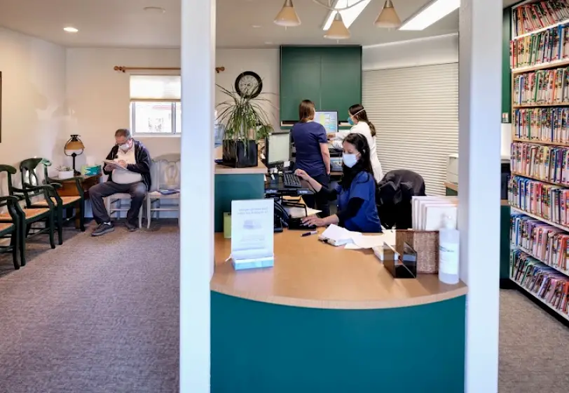 Half Moon Bay Family Dentistry | Dr. Gabriella Bateman and Dr. Riley Bateman