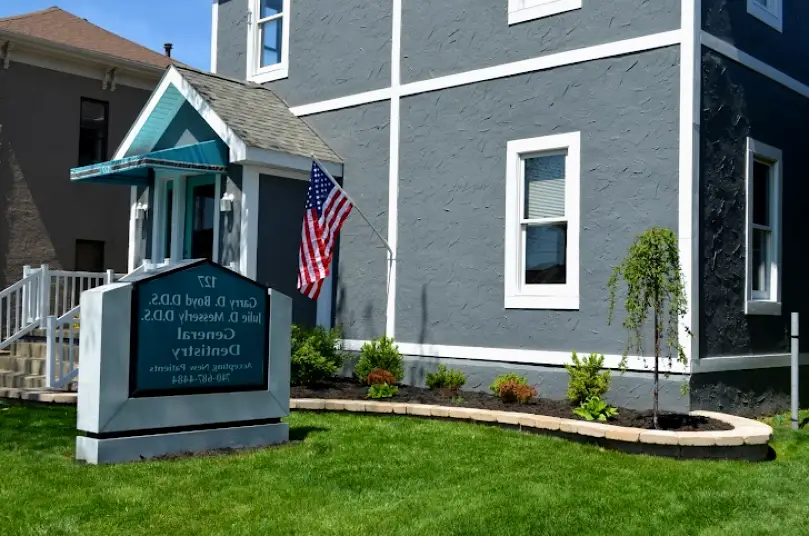 Lancaster Dr Julie D Messerly DDS