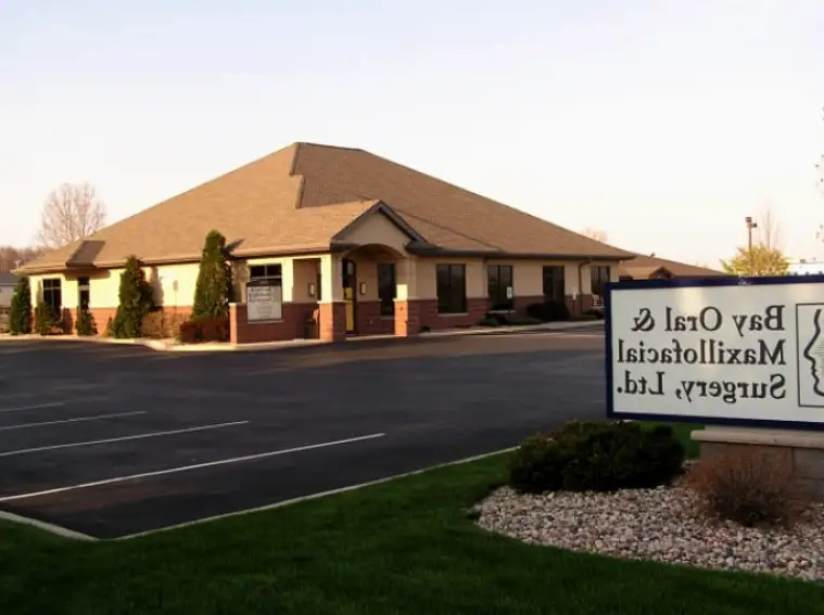  Green Bay Bay Oral Surgery & Implant Center