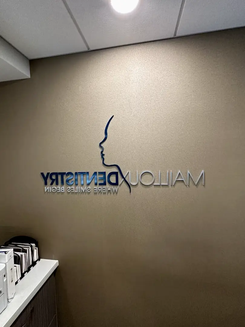  Holland Mailloux Dentistry