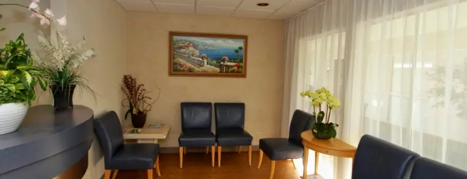 Cupertino Becky Gong, DDS, General and Prosthodontics Dentistry